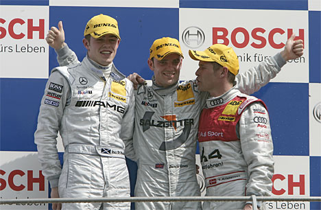 Janie Green i midten, flankeret af Paul di Resta og Tom Kristensen